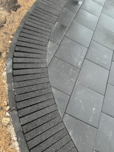 KERBSTONE MINI BLACK