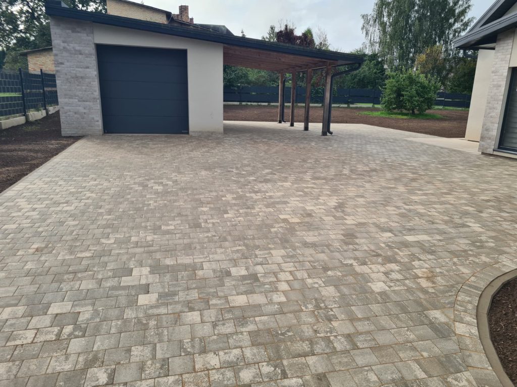 DEKOR 150 MODERN SILVER LIGHT AND KERBSTONE 8 GREY