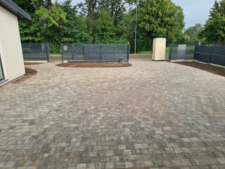 DEKOR 150 MODERN SILVER LIGHT AND KERBSTONE 8 GREY