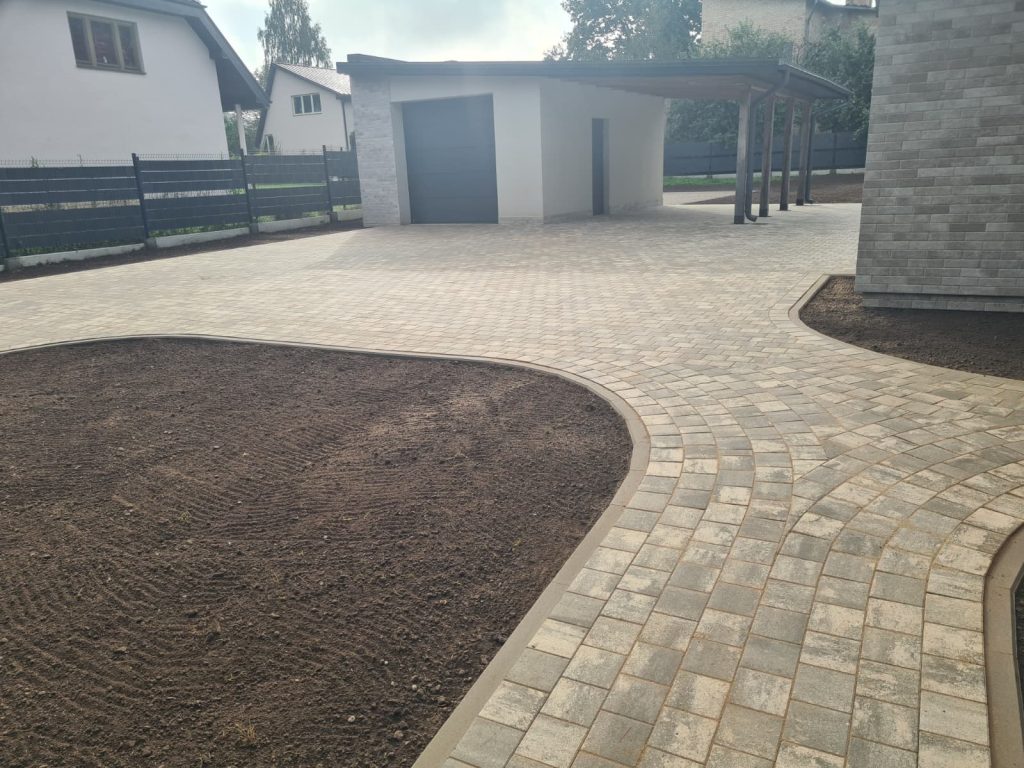 DEKOR 150 MODERN SILVER LIGHT AND KERBSTONE 8 GREY