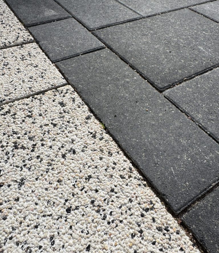 SCANDINAVIAN MOSAIC 6 BLACK AND SCANDINAVIAN MOSAIC 6 WHITE MARBLE (SIGNATURE), KERBSTONE 8 BLACK
