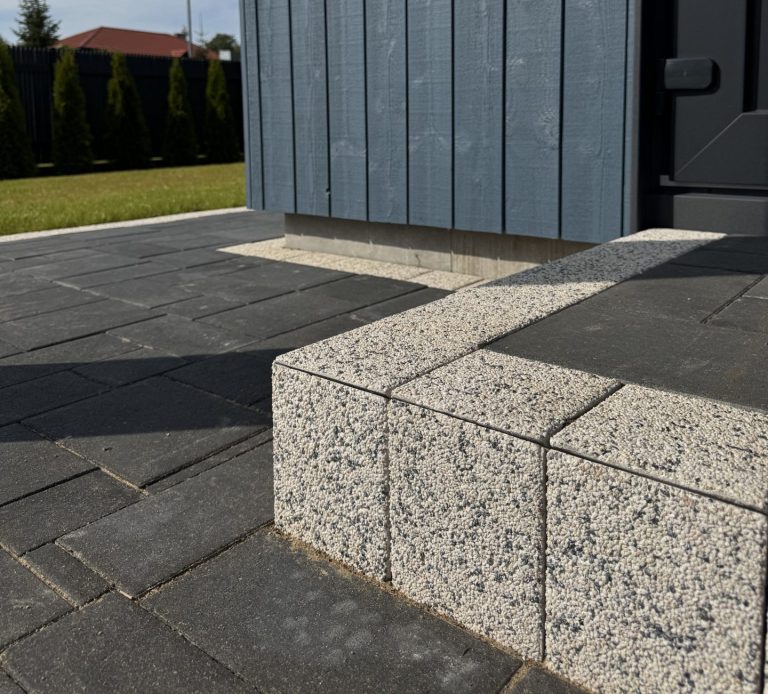 SCANDINAVIAN MOSAIC 6 BLACK AND SCANDINAVIAN MOSAIC 6 WHITE MARBLE (SIGNATURE), KERBSTONE 8 BLACK
